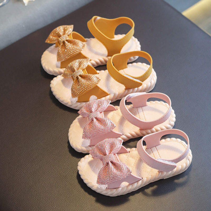"Baby Lane: Discover Our Girls' Beach Sandals – Princess Open-Toed Style for Summer"