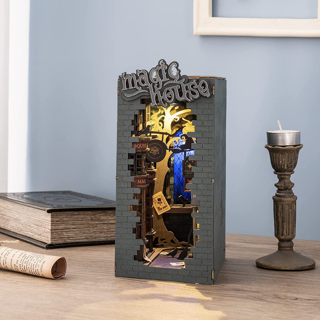 Baby Lane Robotime Rolife Book Nooks: DIY Miniature House - TGB01
