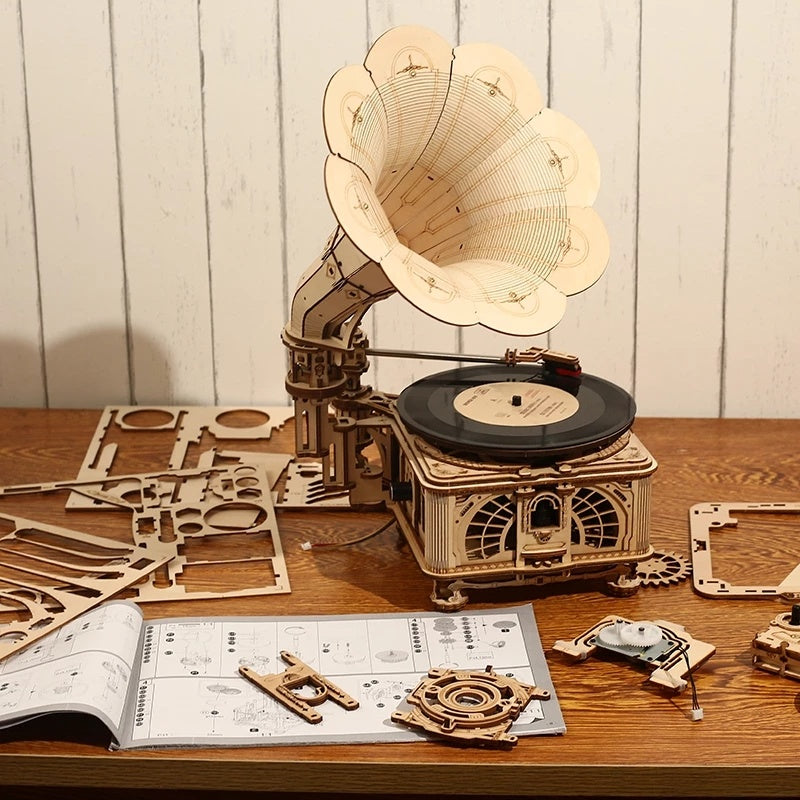 Baby Lane Robotime ROKR LKB01: Hand Crank Classic Gramophone DIY Wooden Model Kit