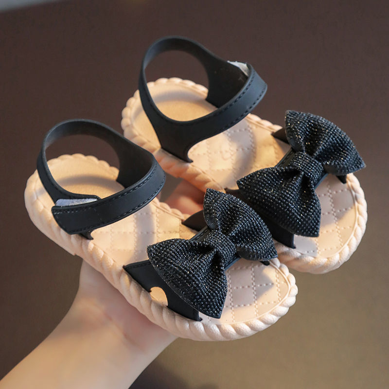 "Baby Lane: Discover Our Girls' Beach Sandals – Princess Open-Toed Style for Summer"