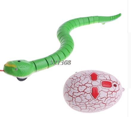 Baby Lane Remote Control Snake: Scary Rattlesnake Trick Toy for Pranks!